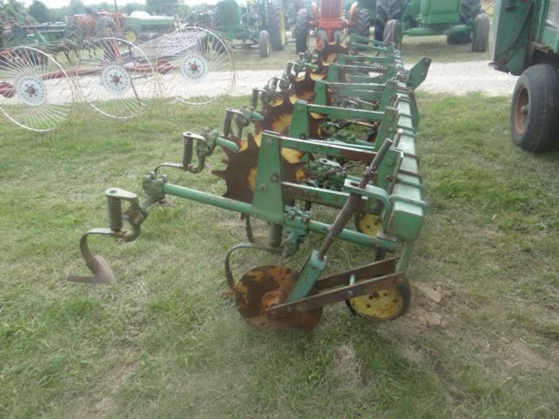 JD RM Cultivator 6 Row - Image 3 of 3