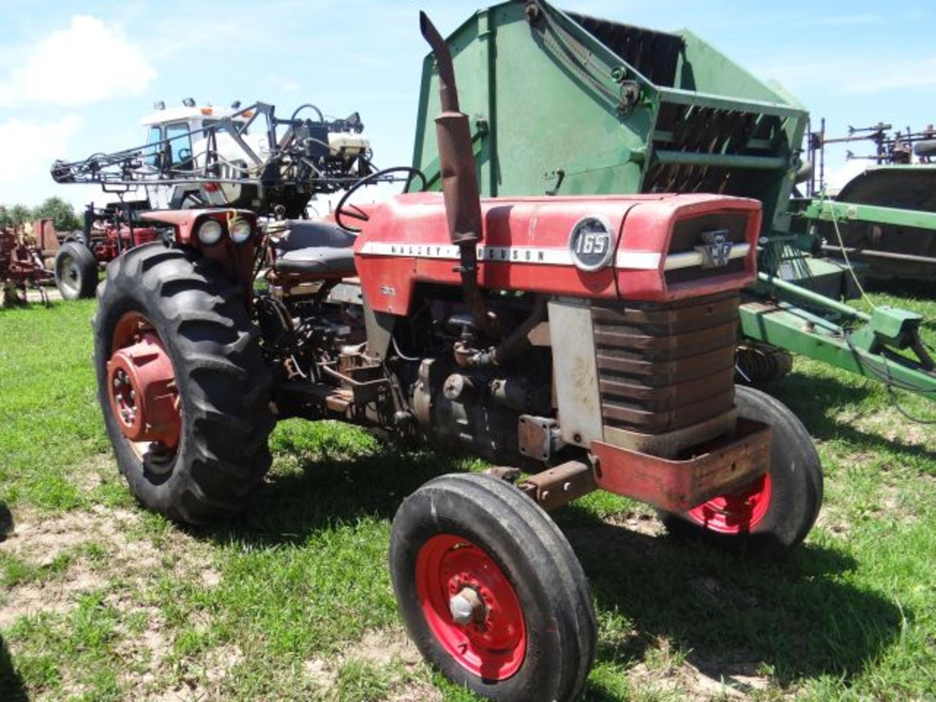 MF 165 Tractor, 1967 #111912, 53hp, Cat I 3pt Lift, 2 SCVs, Hi Lo Trans - Image 2 of 4