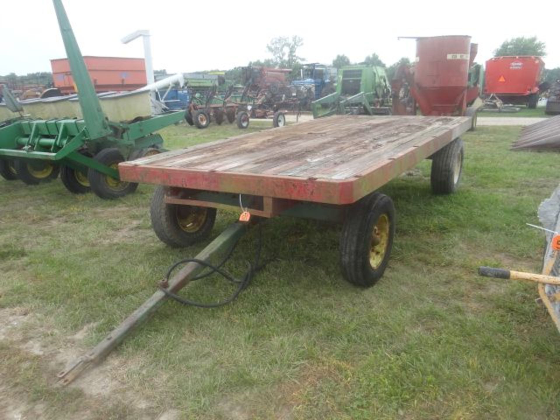 Flatbed Wagon JD Running Gear, w/Hoist