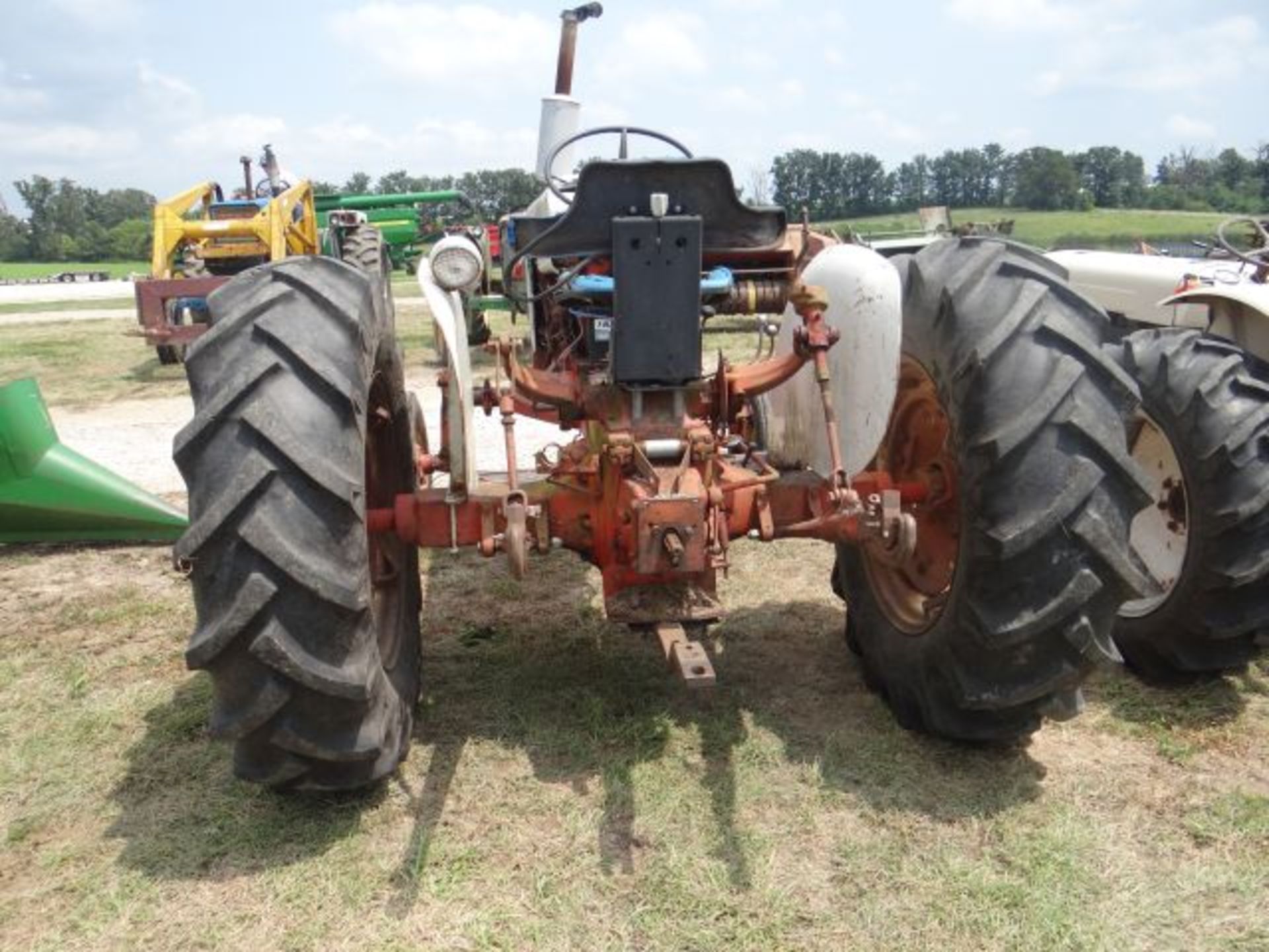 Case 540 Tractor - Image 3 of 3