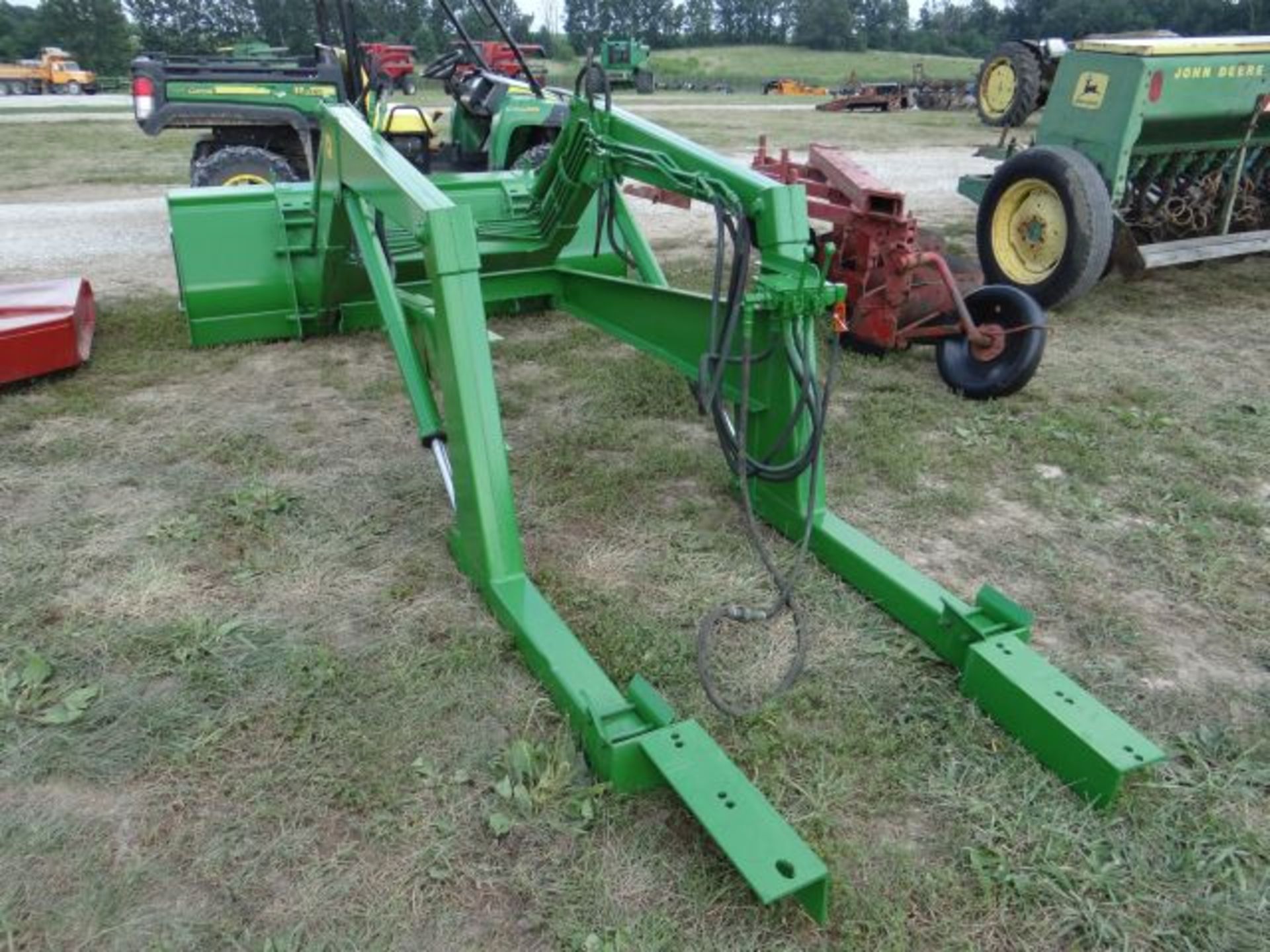 Great Bend Loader w/JD Bucket, JD 2630 Loader Brackets, Works Great, Not Oil Leaks - Image 2 of 3