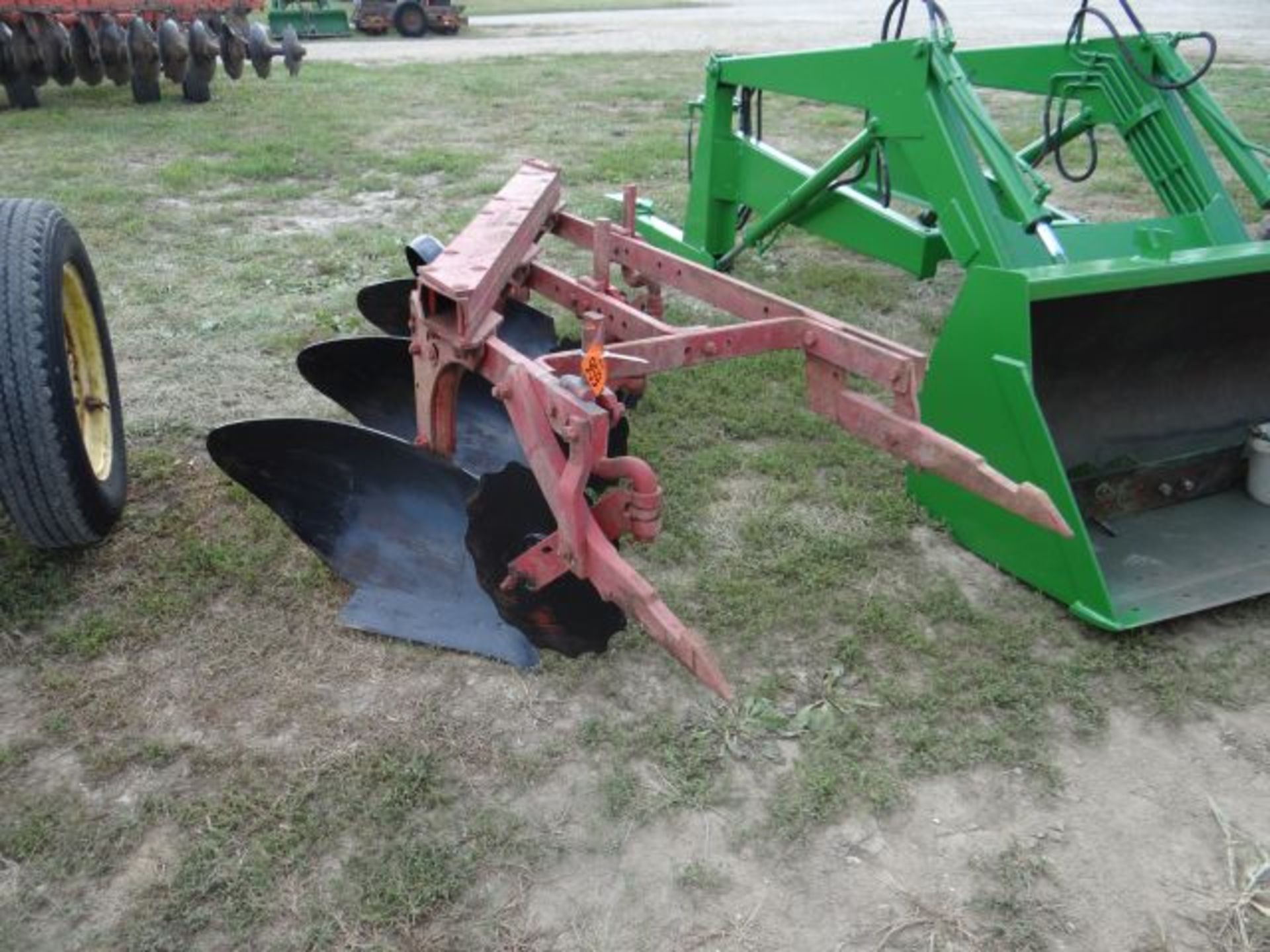 IH 3 Bottom Plow Fast Hitch