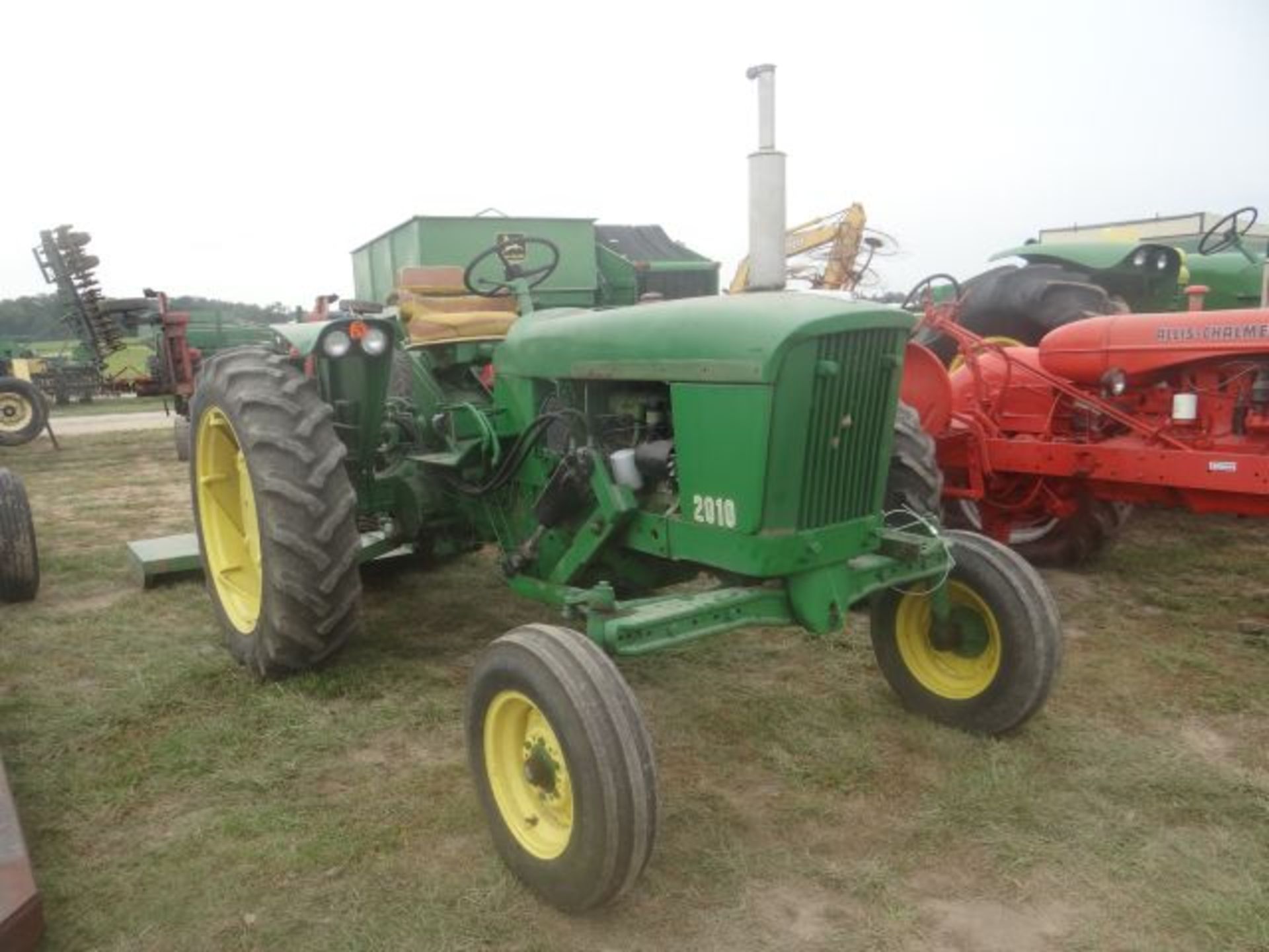 JD 2010 Tractor Gas, Row Crop, WF, Syncro, 3pt, 13.9x36 Tires, w/Mid Mount Mower