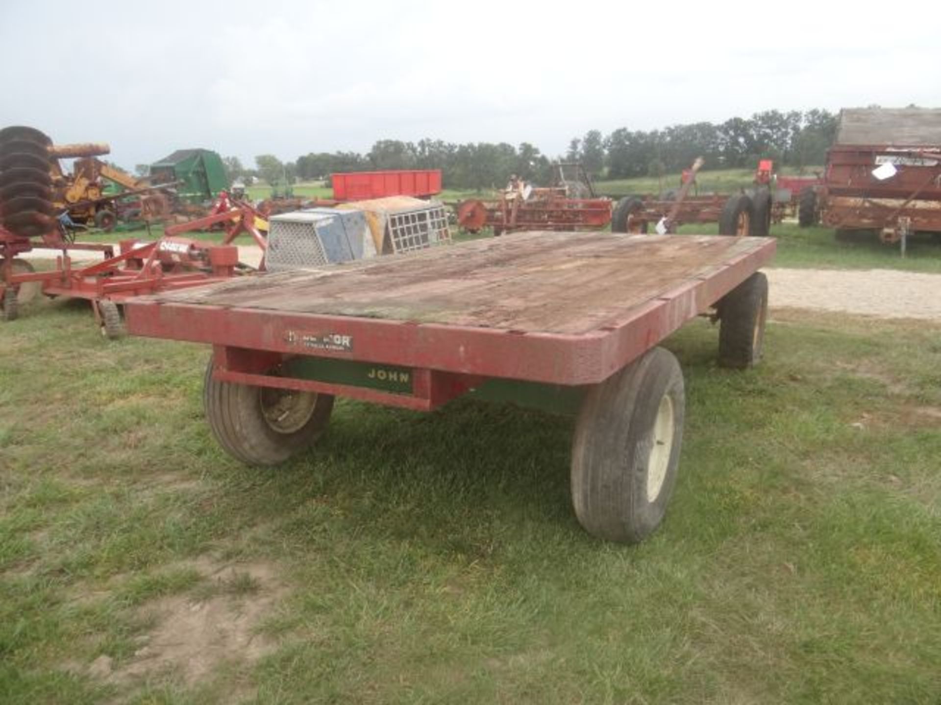 Flatbed Wagon JD Running Gear, w/Hoist - Image 3 of 3