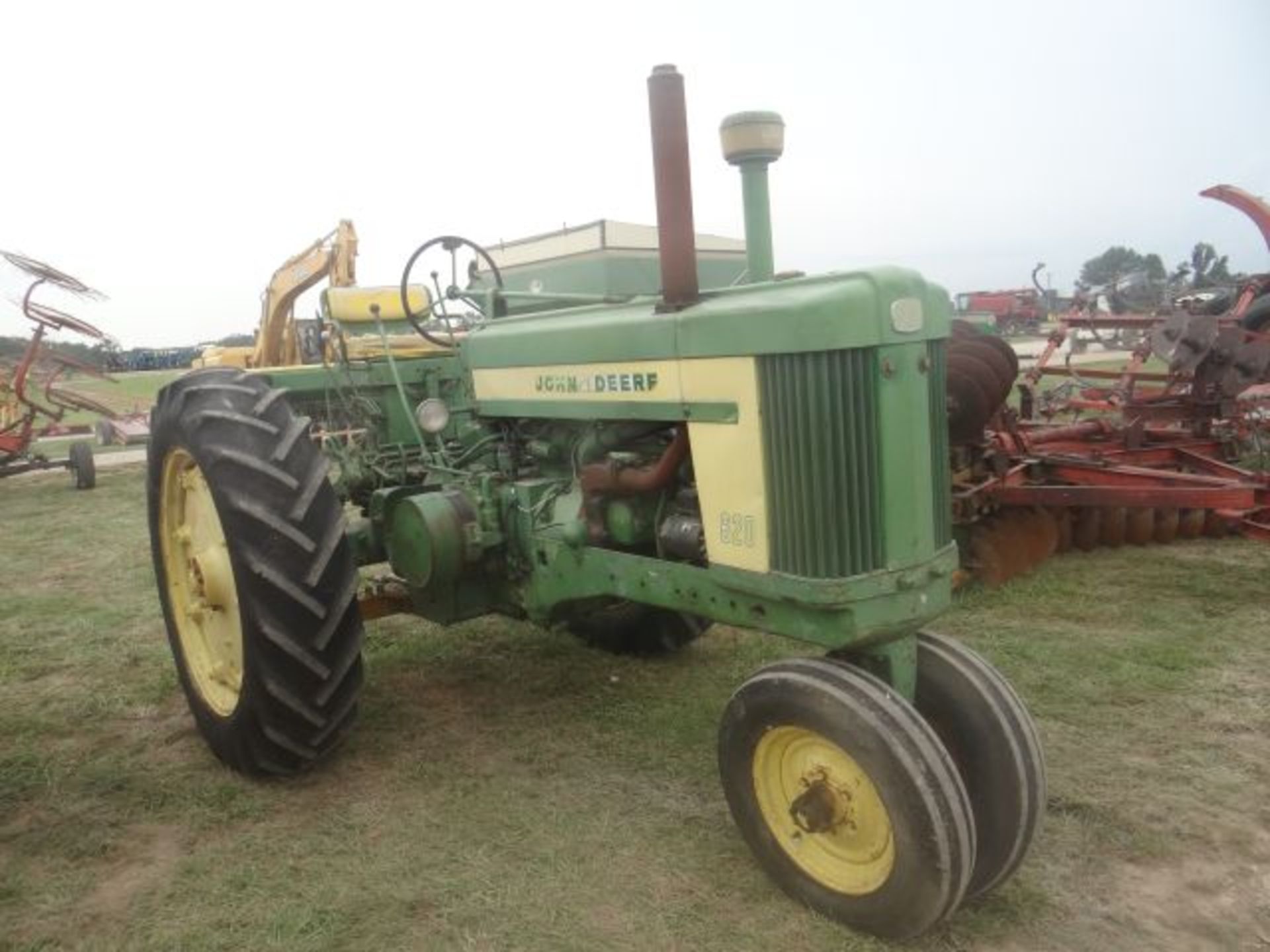 JD 620 Tractor Does Not Run, May be the carburetor - Image 2 of 3