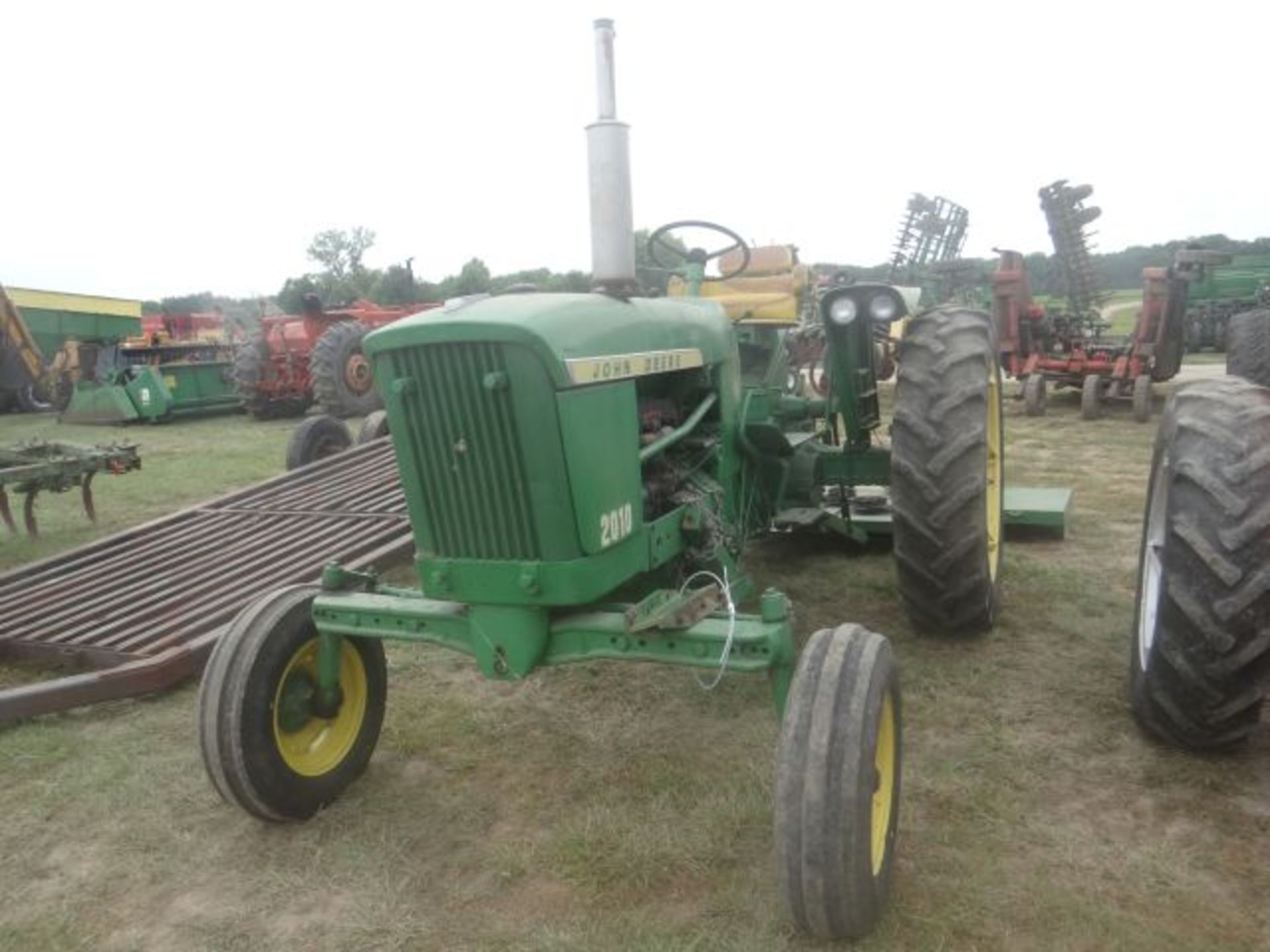 JD 2010 Tractor Gas, Row Crop, WF, Syncro, 3pt, 13.9x36 Tires, w/Mid Mount Mower - Image 2 of 4