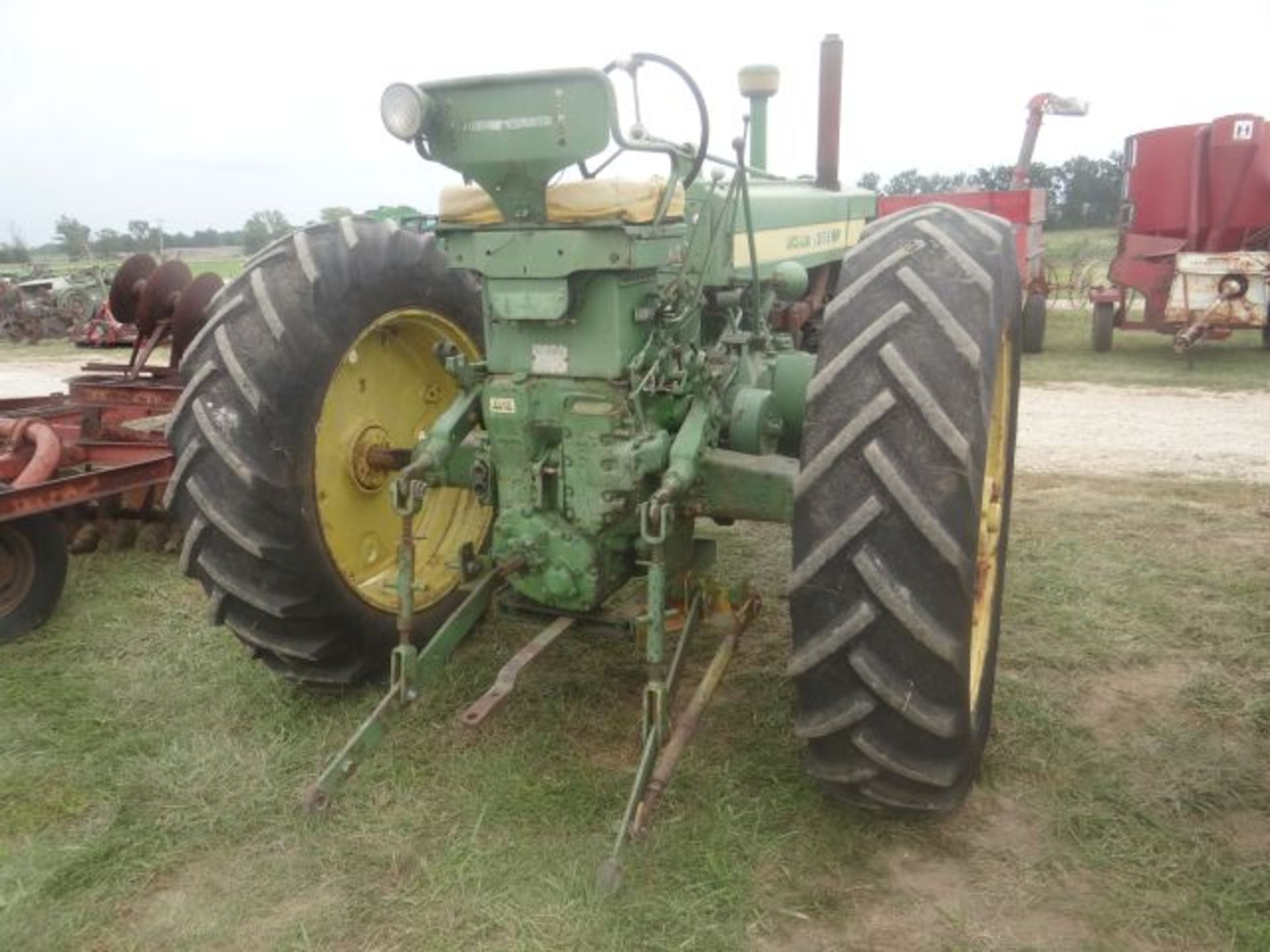JD 620 Tractor Does Not Run, May be the carburetor - Image 3 of 3