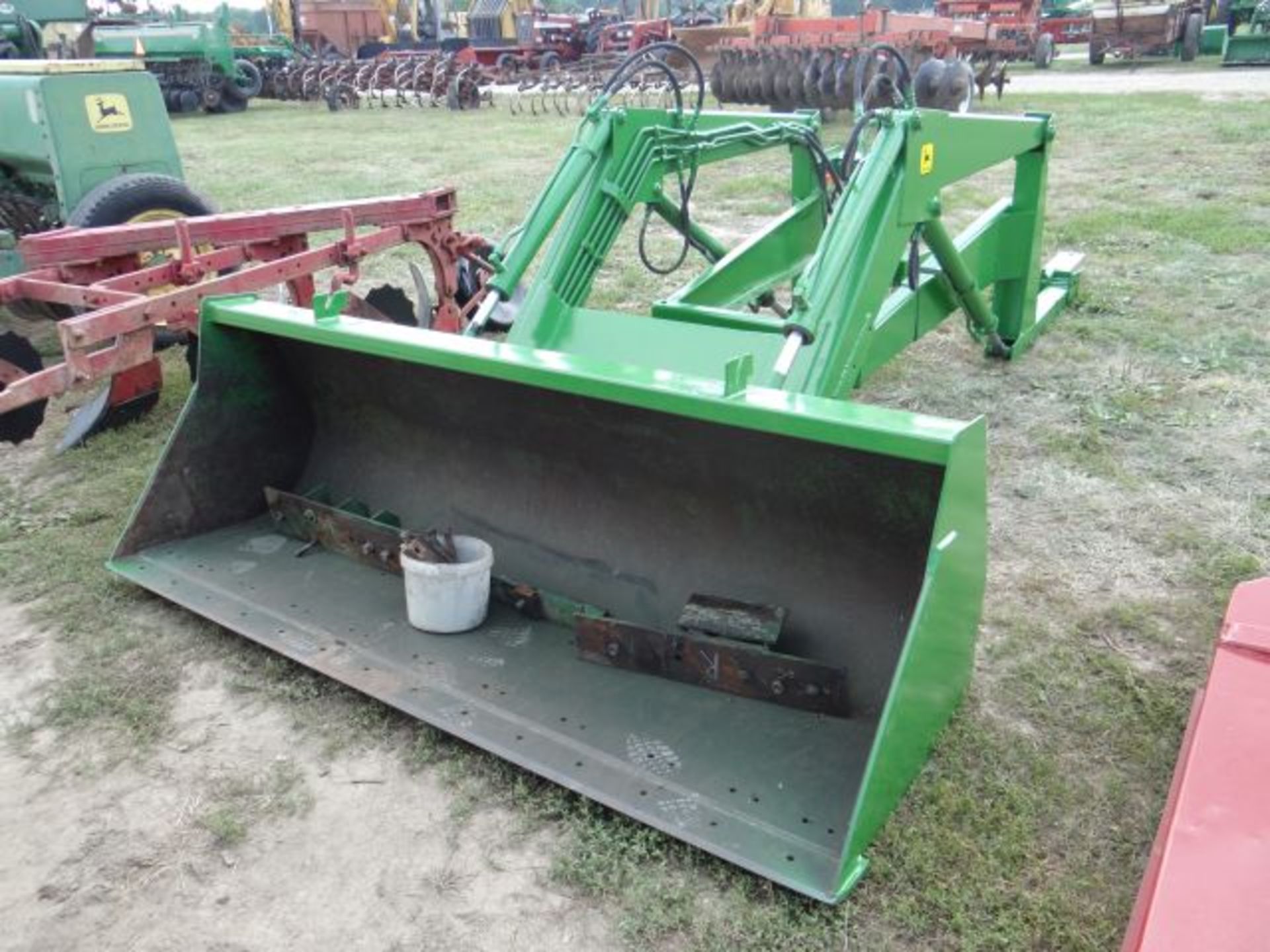 Great Bend Loader w/JD Bucket, JD 2630 Loader Brackets, Works Great, Not Oil Leaks - Image 3 of 3