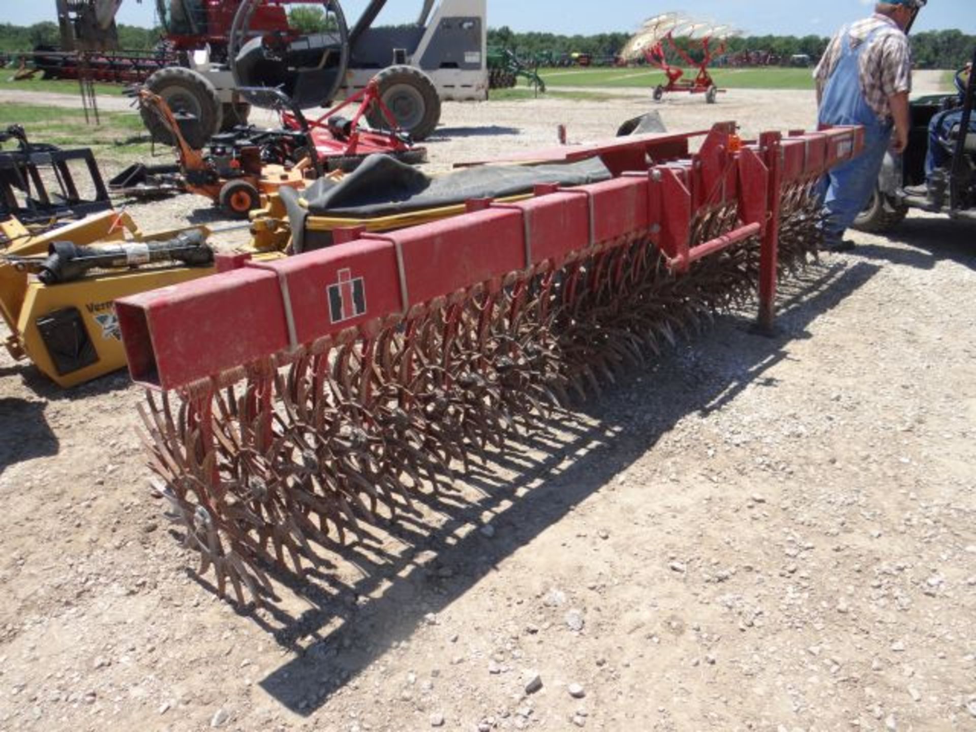 IH 181 Rotary Hoe 15'