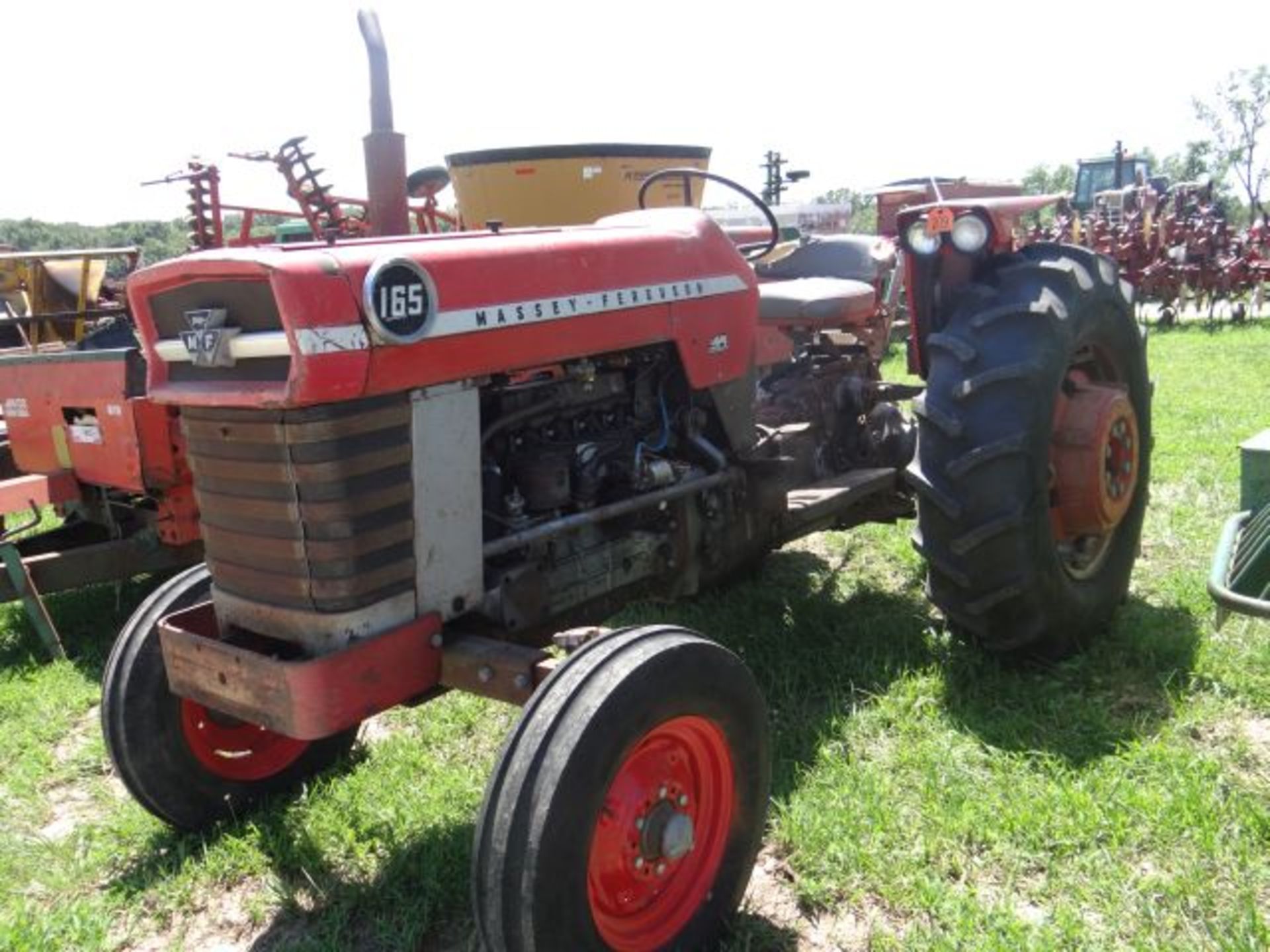 MF 165 Tractor, 1967 #111912, 53hp, Cat I 3pt Lift, 2 SCVs, Hi Lo Trans