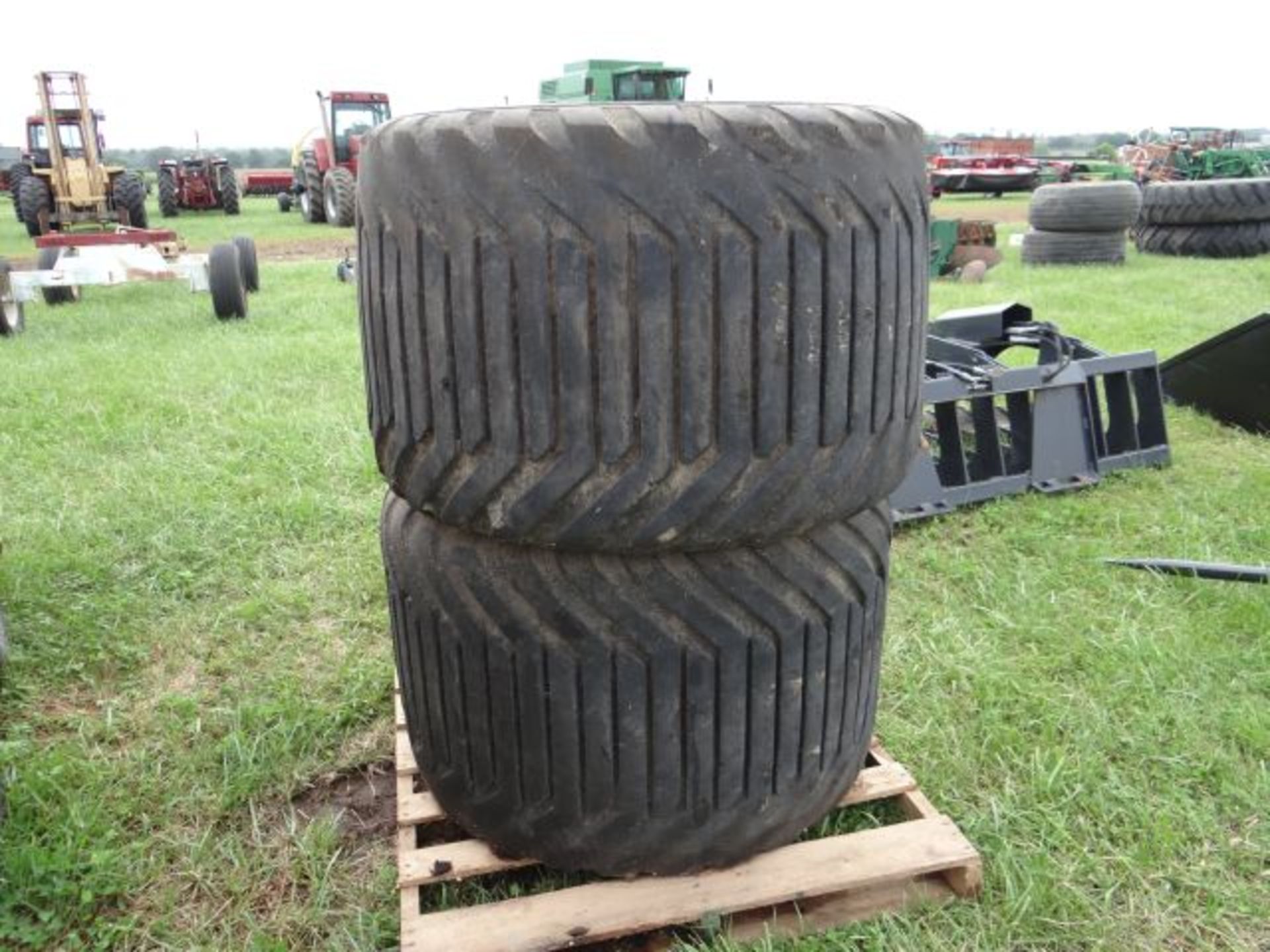 Pair of 700.40x22.5 Flotation Tires - Image 2 of 2