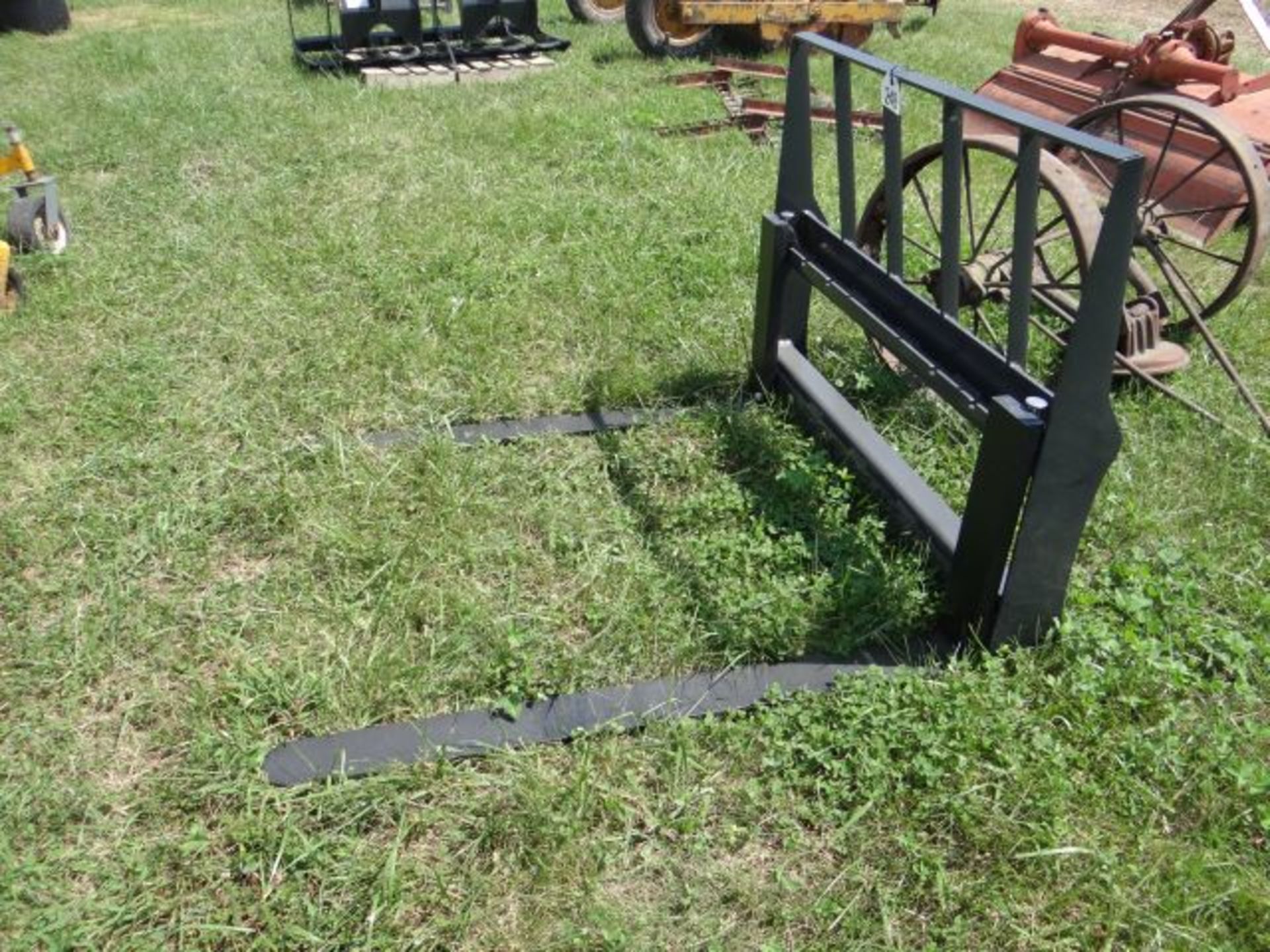 New 48" Regular Pallet Forks Skid Steer Quick Attach