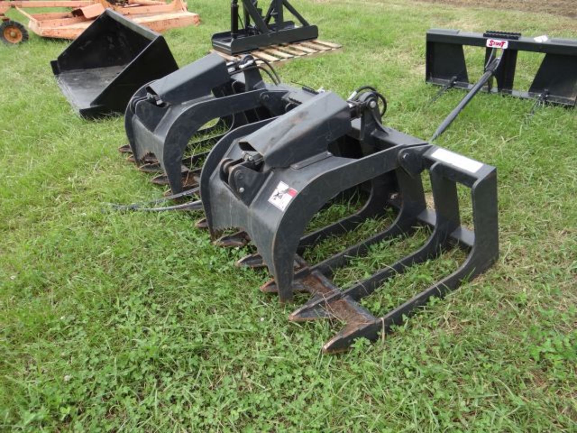 Stout 84" Grapple Bucket Like New - Image 3 of 3