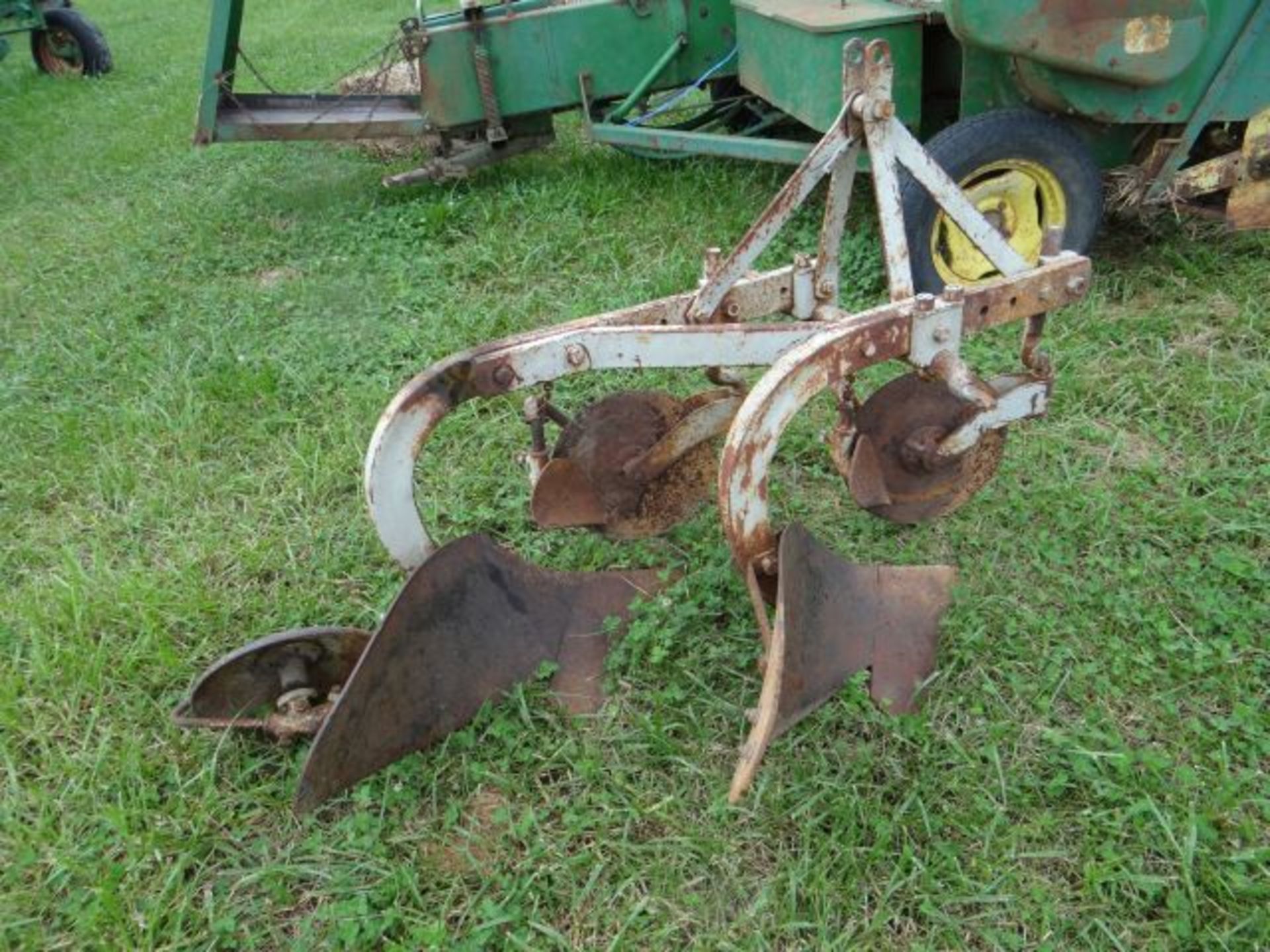 Ferguson 2 Bottom Plow 3pt - Image 2 of 2