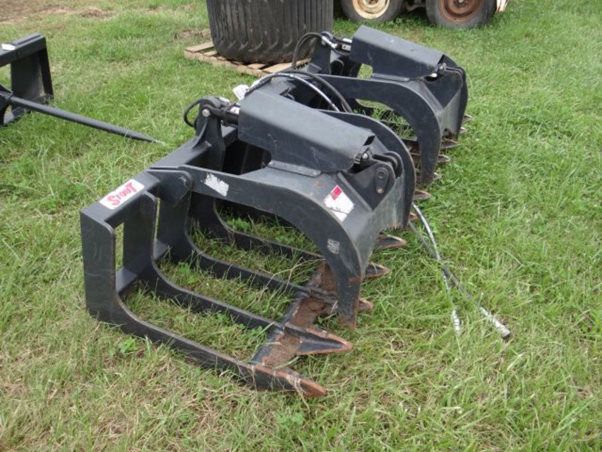 Stout 84" Grapple Bucket Like New - Image 2 of 3