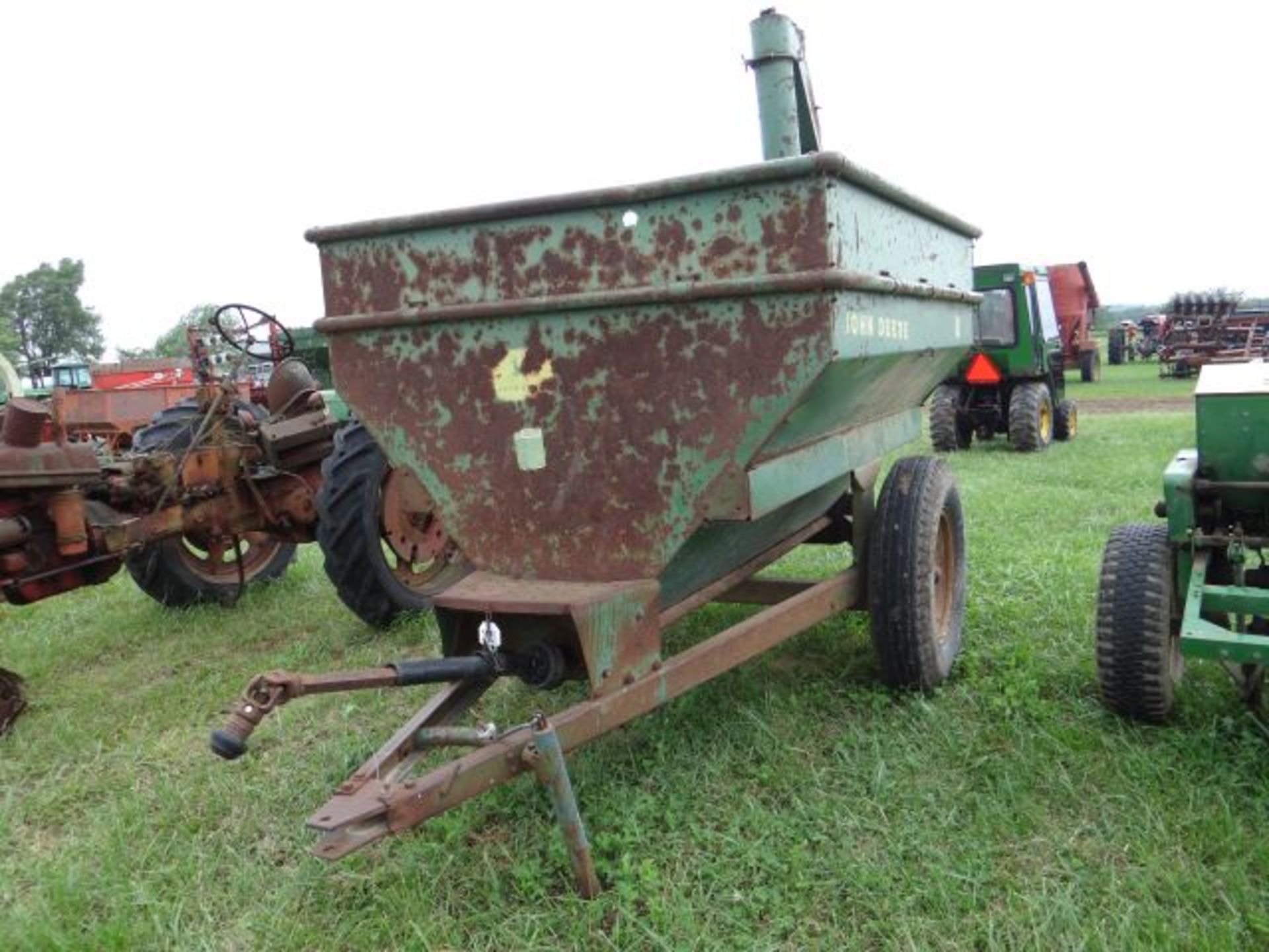JD 68 Auger Wagon Used Last Year - Image 2 of 3