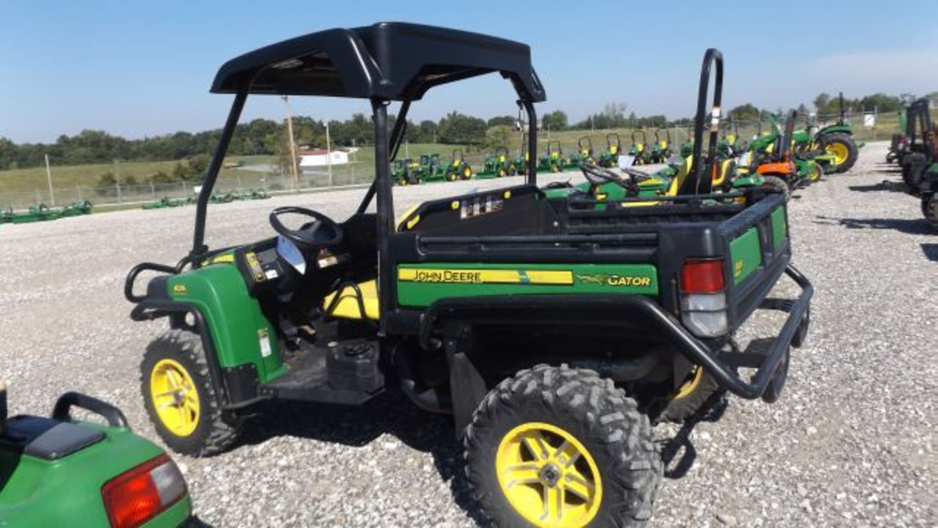 2012 JD 825i XUV Gator #109045, 686 hrs, 4wd, 50hp 3 cyl, EFI, Water Cooled, PS, Alloy Wheels, - Image 2 of 4