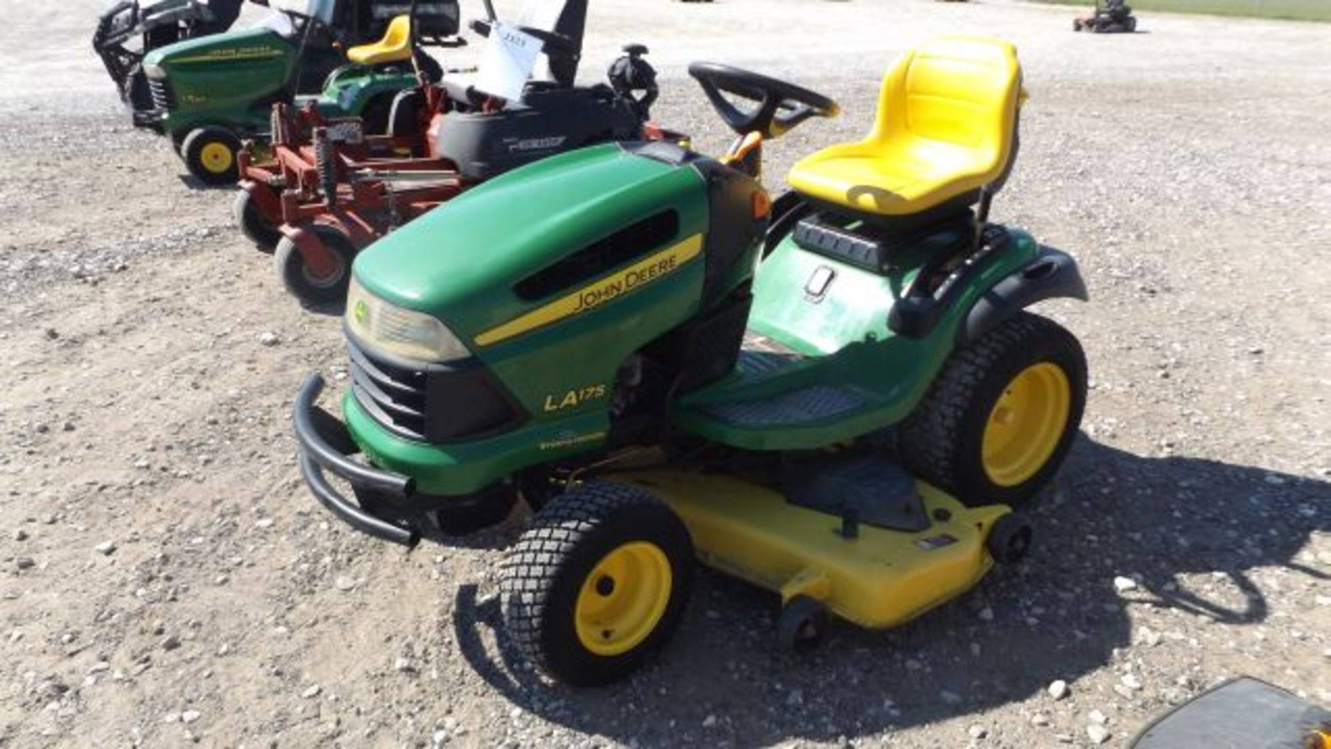 2010 JD LA175 Mower #111751, 521 hrs, 54" Deck, 26hp Briggs V-Twin, Air Cooled, Hydro, sn#