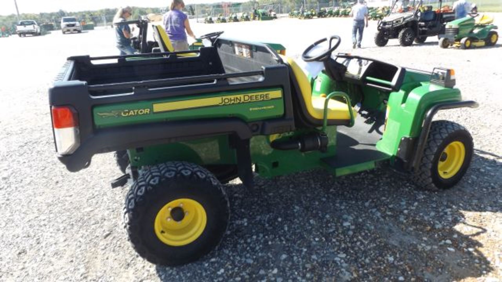 2014 JD TX Gator #49953, 235 hrs, 15.5hp Kawasaki, All Purpose Tires, Bed Lift, Brush Guard, - Image 2 of 3