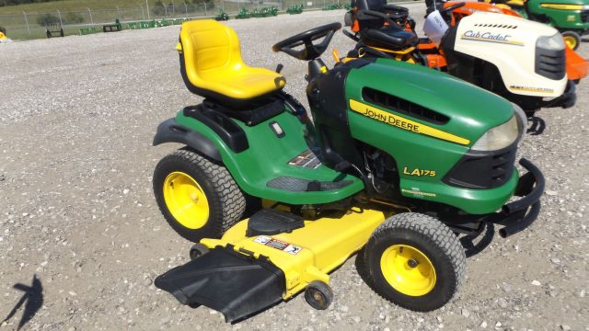 2010 JD LA175 Mower #111751, 521 hrs, 54" Deck, 26hp Briggs V-Twin, Air Cooled, Hydro, sn# - Image 2 of 2