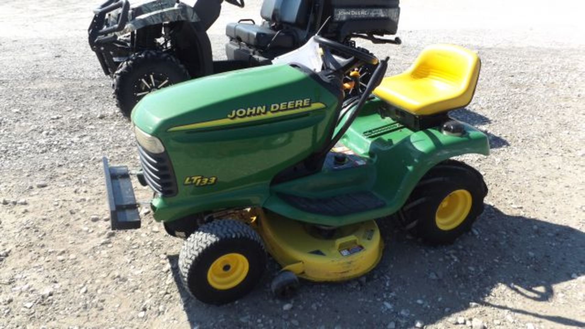 1998 JD LT133 Mower #112357, 38" Deck, 13hp Kohler, Air Cooled, Gear Drive, sn#M0L133A056769 - Image 2 of 3