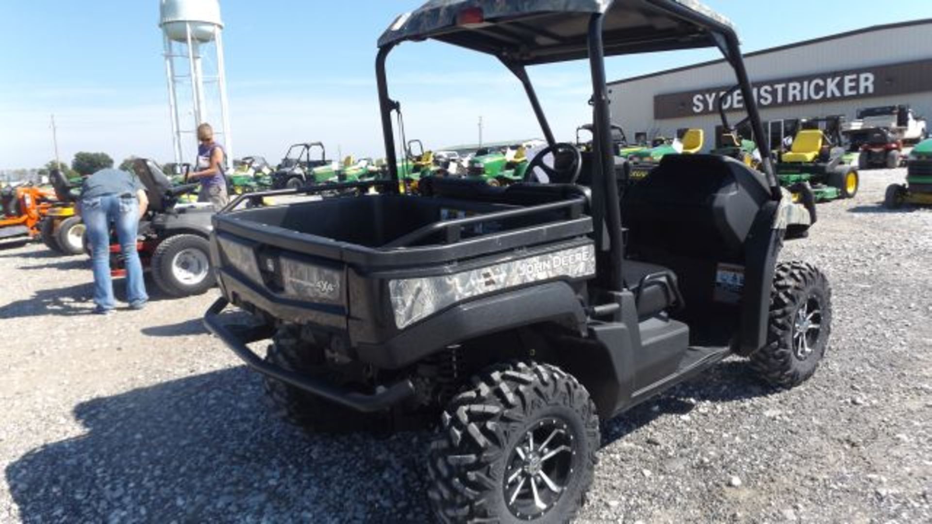 2013 JD 550 XUV Gator #46602, 7 hrs, 4wd, 16hp Briggs, Air Cooled, Block Alloy Wheels, Radial Tires, - Image 2 of 3