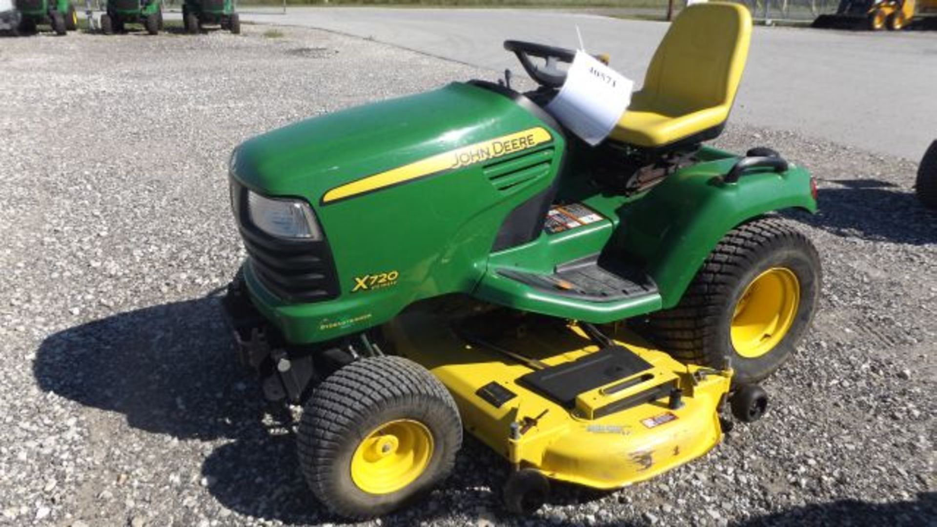 2009 JD X720 Mower #112166, 596 hrs, 62" Deck, 25hp Kawasaki, EFI, Water Cooled, Hydro, Power