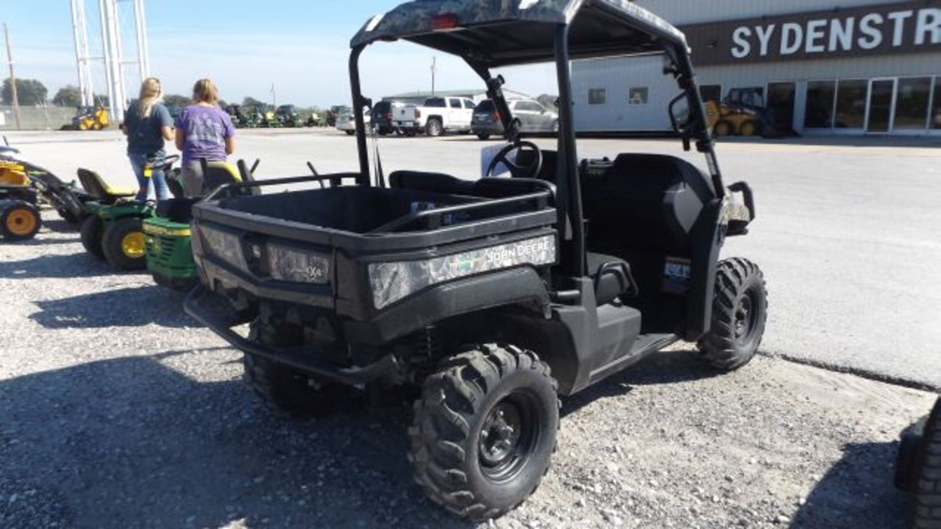 2013 JD 550 XUV Gator #45704, 26 hrs, 4wd, 16hp Briggs, Air Cooled, Black Alloy Wheels, Radial - Image 3 of 4