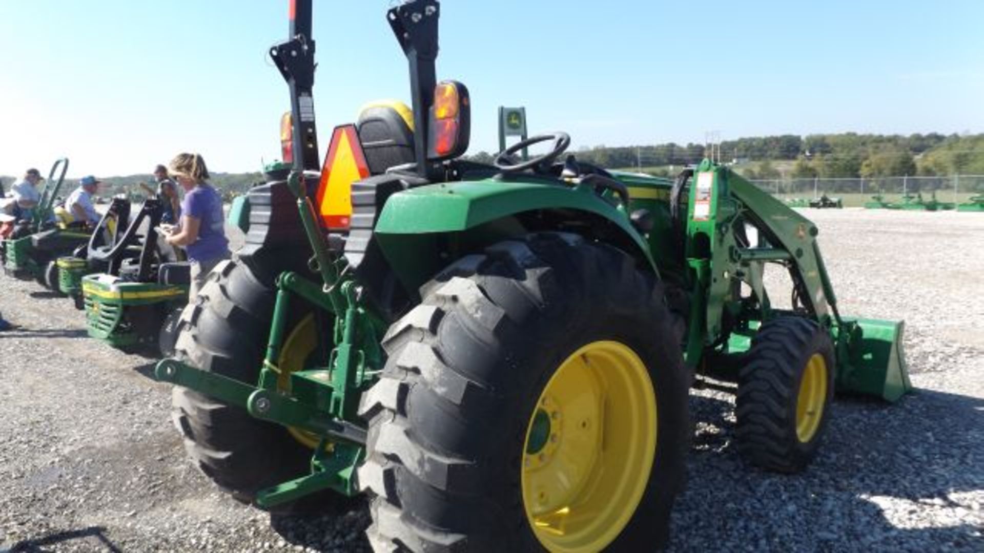 2015 JD 4052R Compact Tractor #112100, 35 hrs, MFWD, 52hp Yanmar, Turbo Diesel, 3 spd, Hydro, OS, - Image 2 of 3