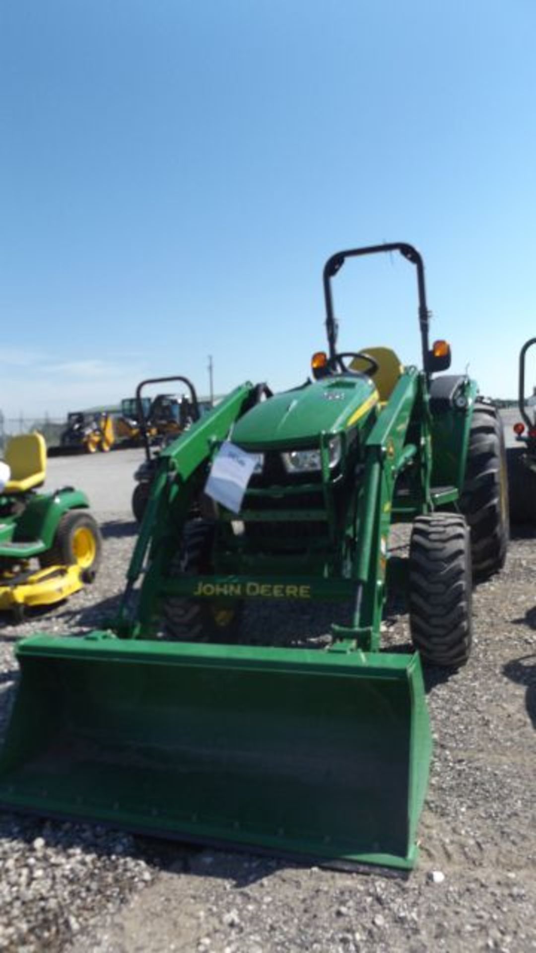 2015 JD 4052R Compact Tractor #112100, 35 hrs, MFWD, 52hp Yanmar, Turbo Diesel, 3 spd, Hydro, OS, - Image 3 of 3