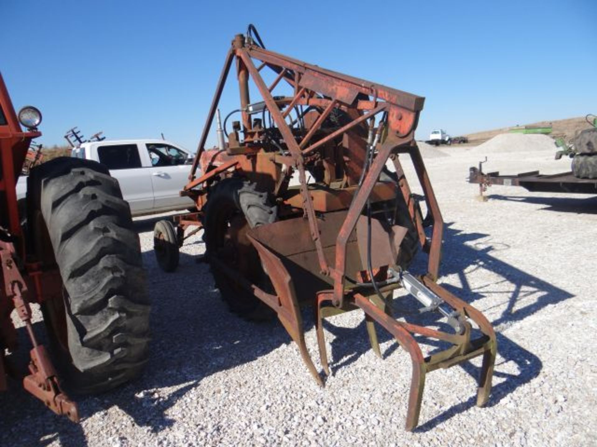 AC WC Tractor w/Thompson Cane Loader, Factory Counter Weights, Runs & Works - Image 4 of 4