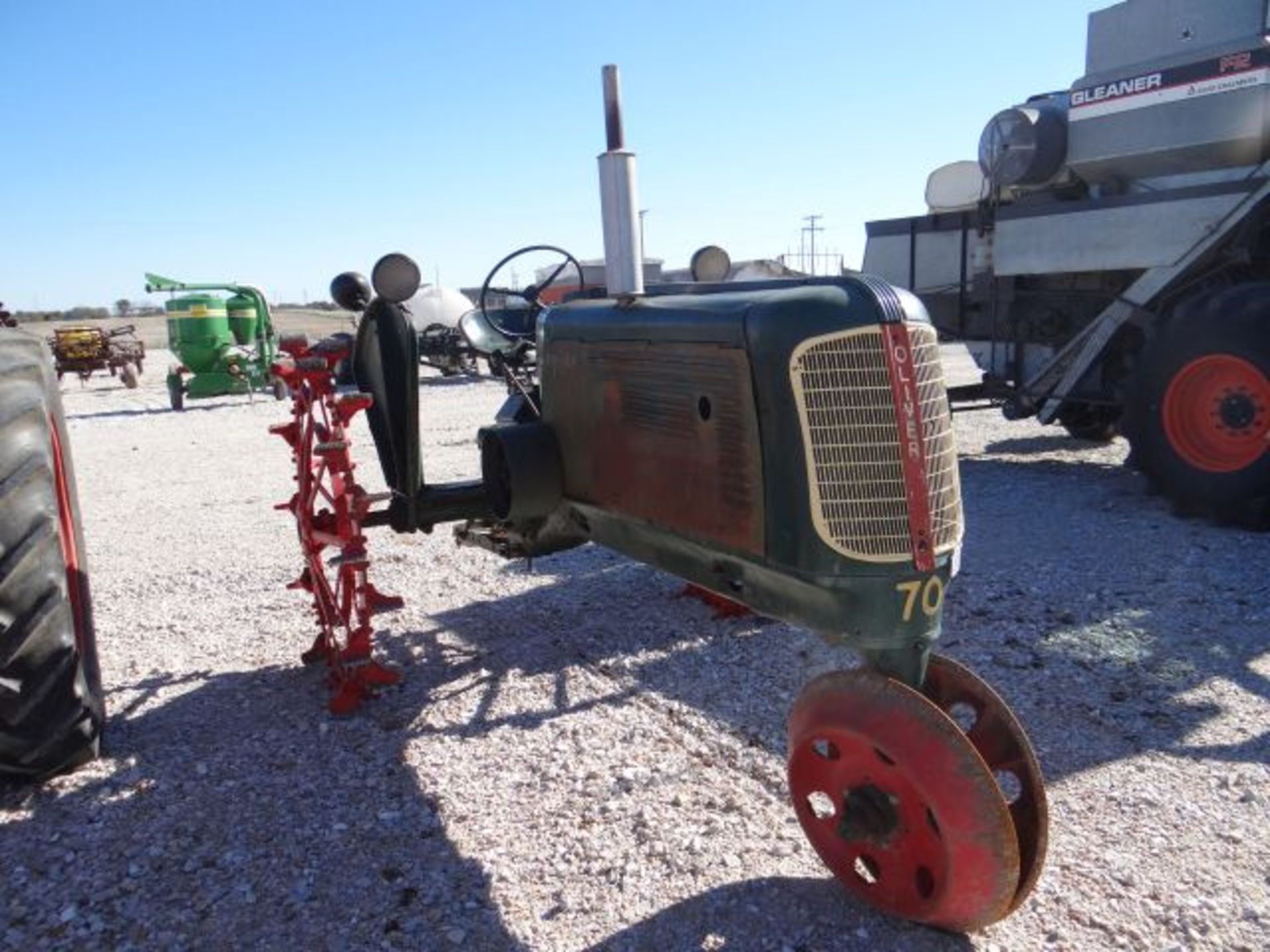 Oliver 70 Tractor on Steel Wheels - Image 2 of 3