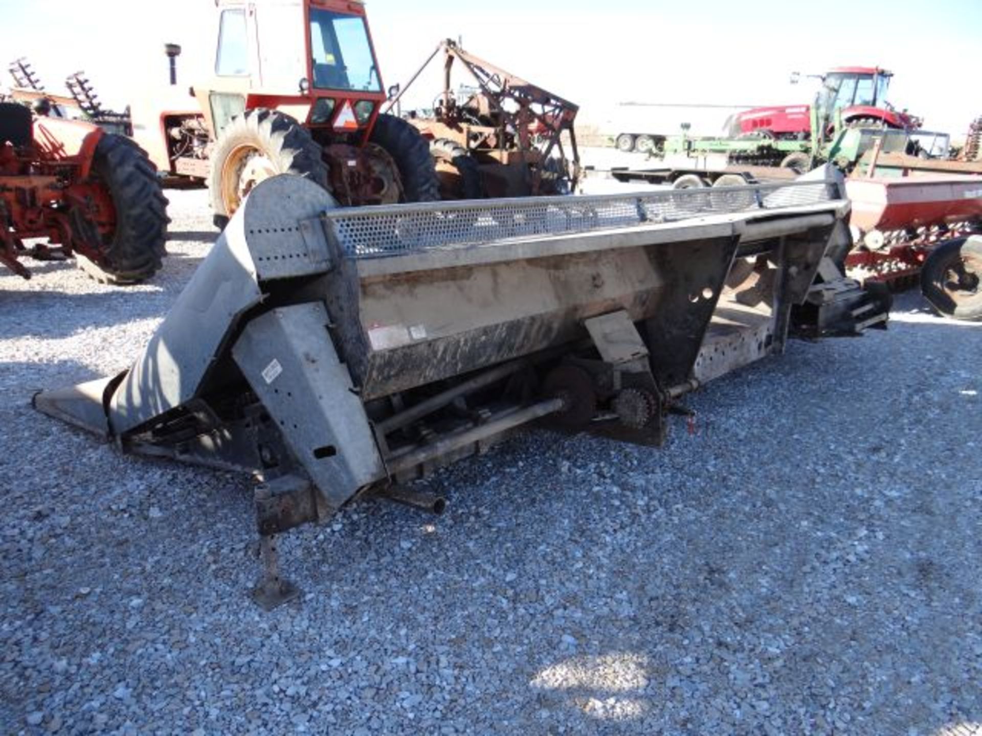 AC Gleaner 6-30 Corn Head Black, 100 acres on New Gathering Chains, Fits L, M, or R Series Combine