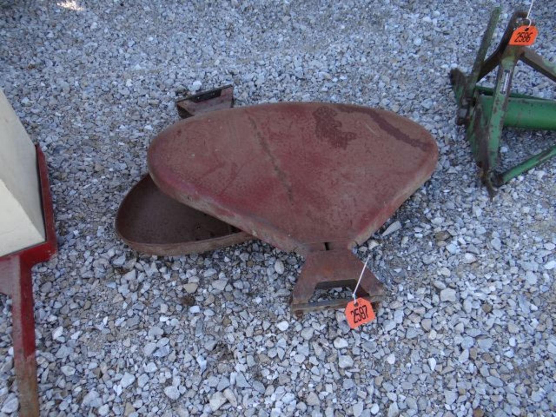 Pair of Farmall 560 Fenders - Image 2 of 2