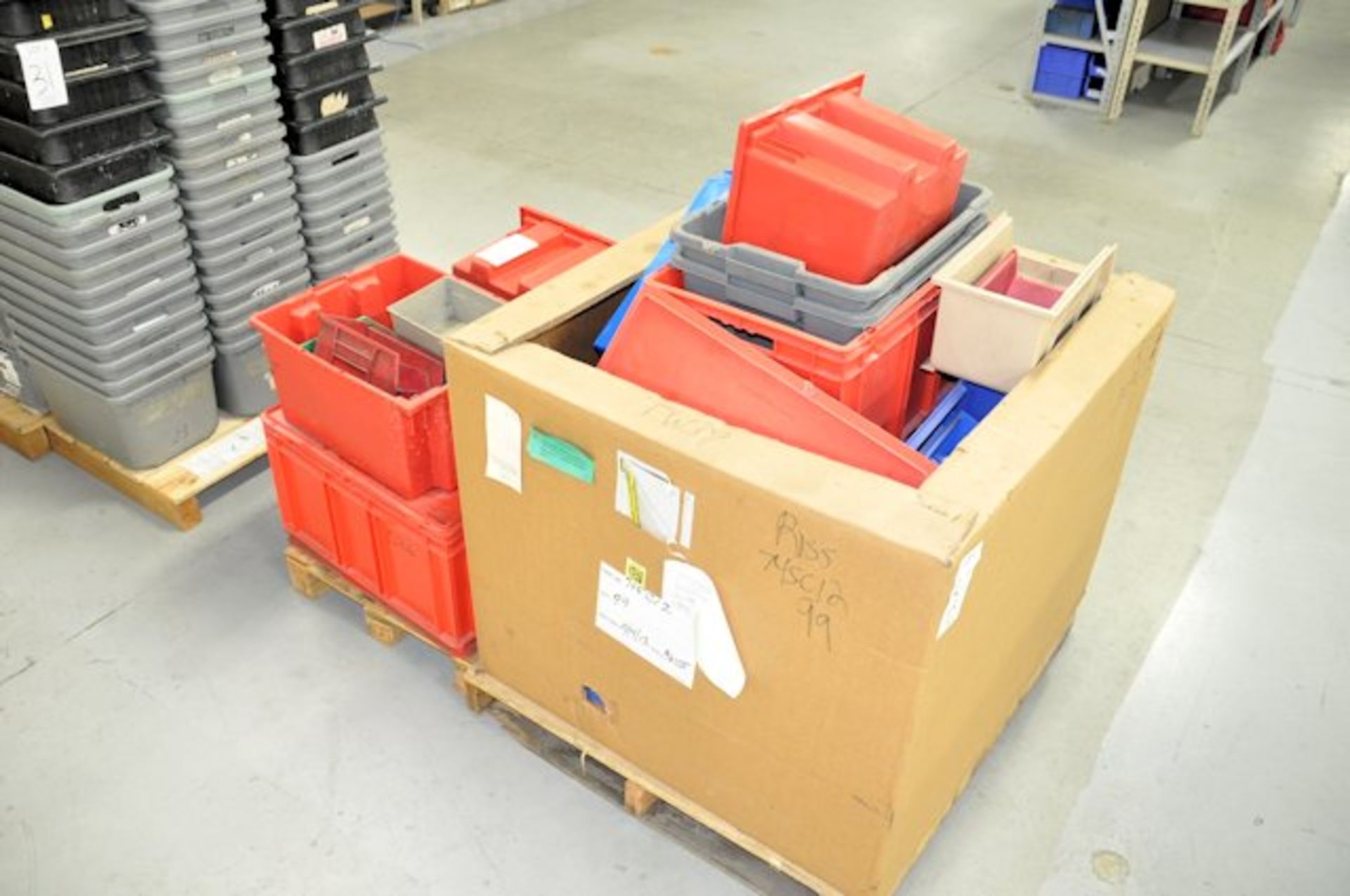 Lot-Plastic Bins and Totes in (2) Boxes and (1) Pallet