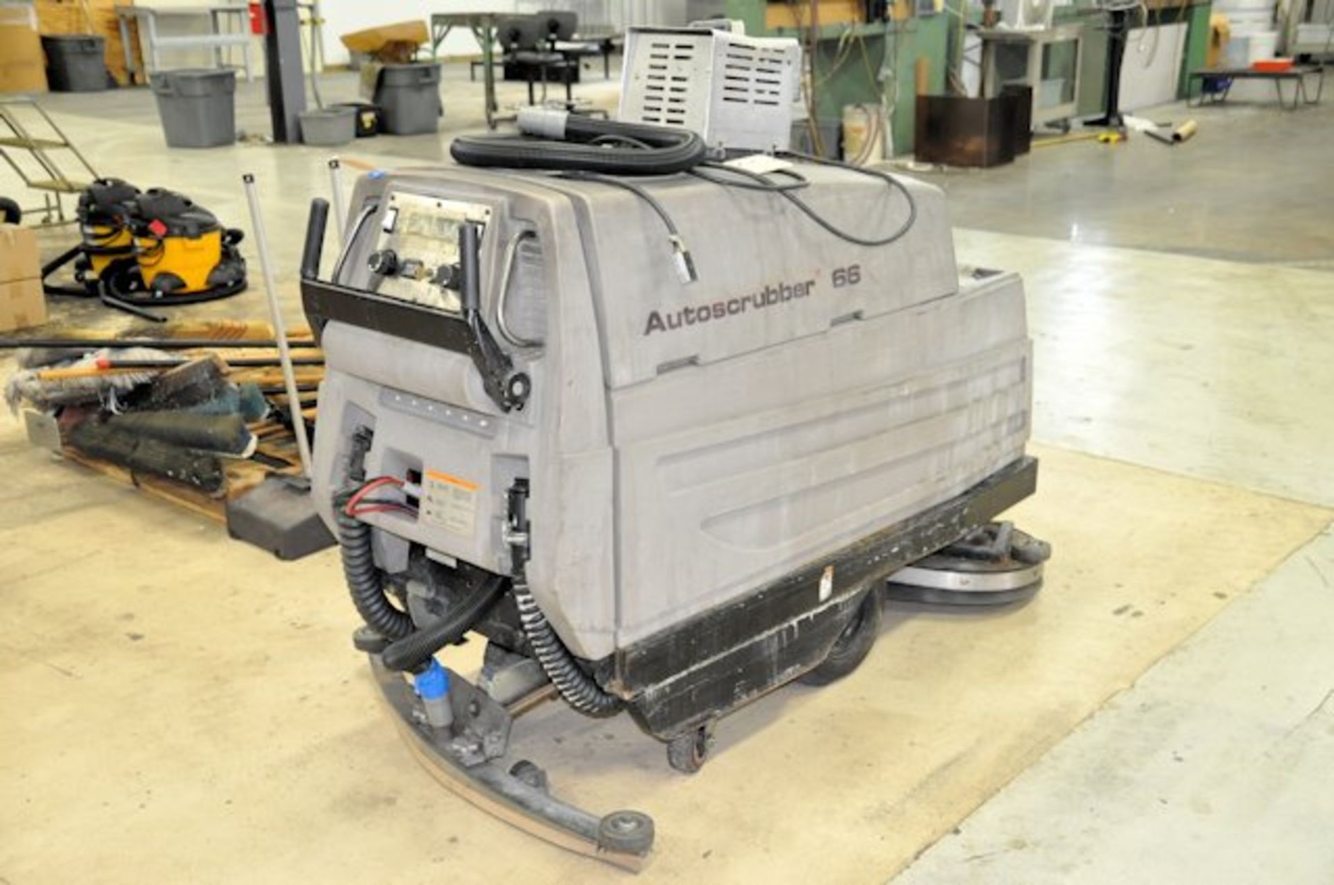 AMERICAN LINCOLN Model 00550A; Electric Walk Behind Floor Scrubber; S/n 510370;