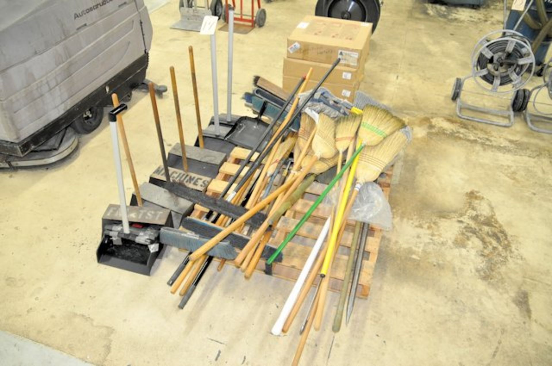 Lot-Clean-Up Tools on (1) Pallet
