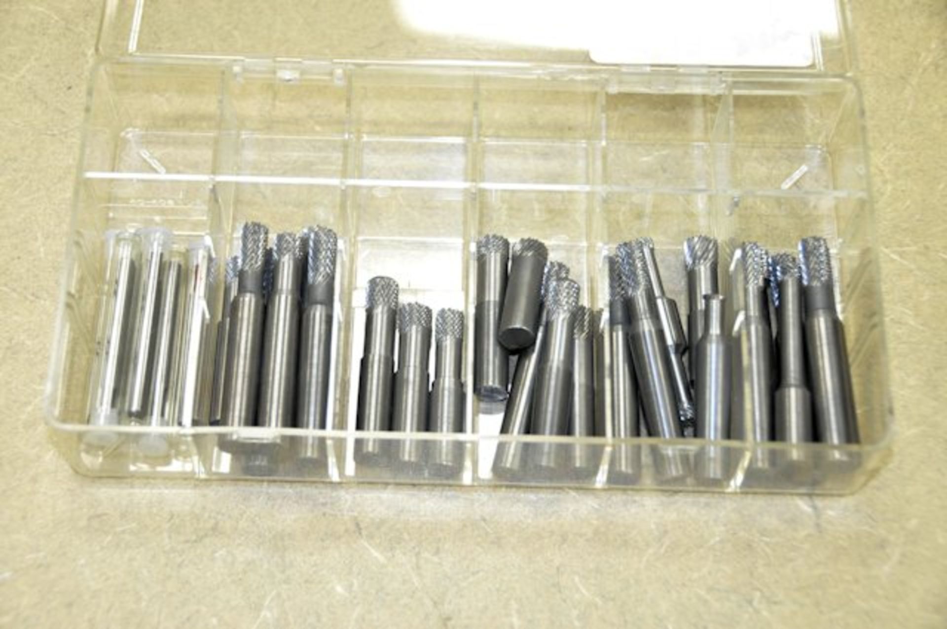Lot-Carbide Burrs in (1) Tray