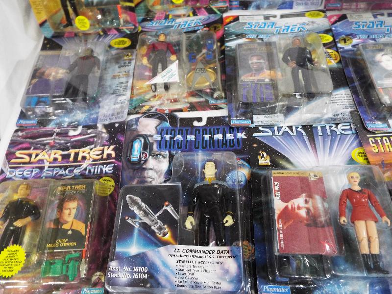 Star Trek - a collection of seventeen sealed blister pack Star Trek characters to include Star - Image 2 of 5
