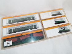 Model railways N - a collection of N gauge rolling stock by Arnold comprising six goods to include