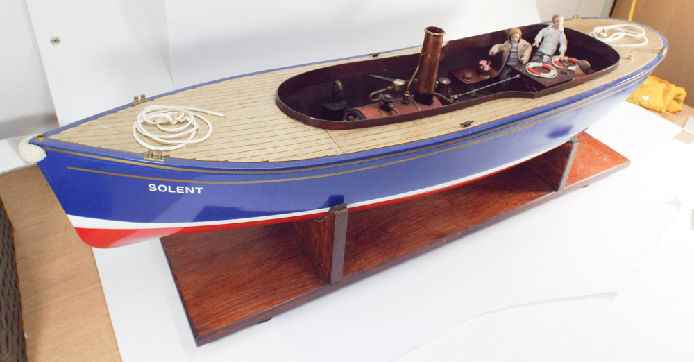 Model steam powered boat,named 'Solent', - Image 4 of 4