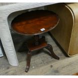 Oval reproduction tray topped wine table