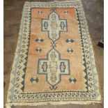 Figured woolpile Indian rug approx 7' x 4'3