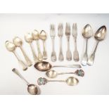 Mixed lot of Georgian and later silver flatware.