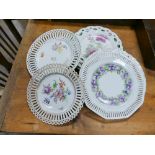 Various decorative ribbon plates