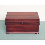 Georgian mahogany fitted tea caddy with 2 ring handles