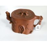 A Yi Xing red Terracotta Chinese Tea pot approx 4" high More pics uploaded to