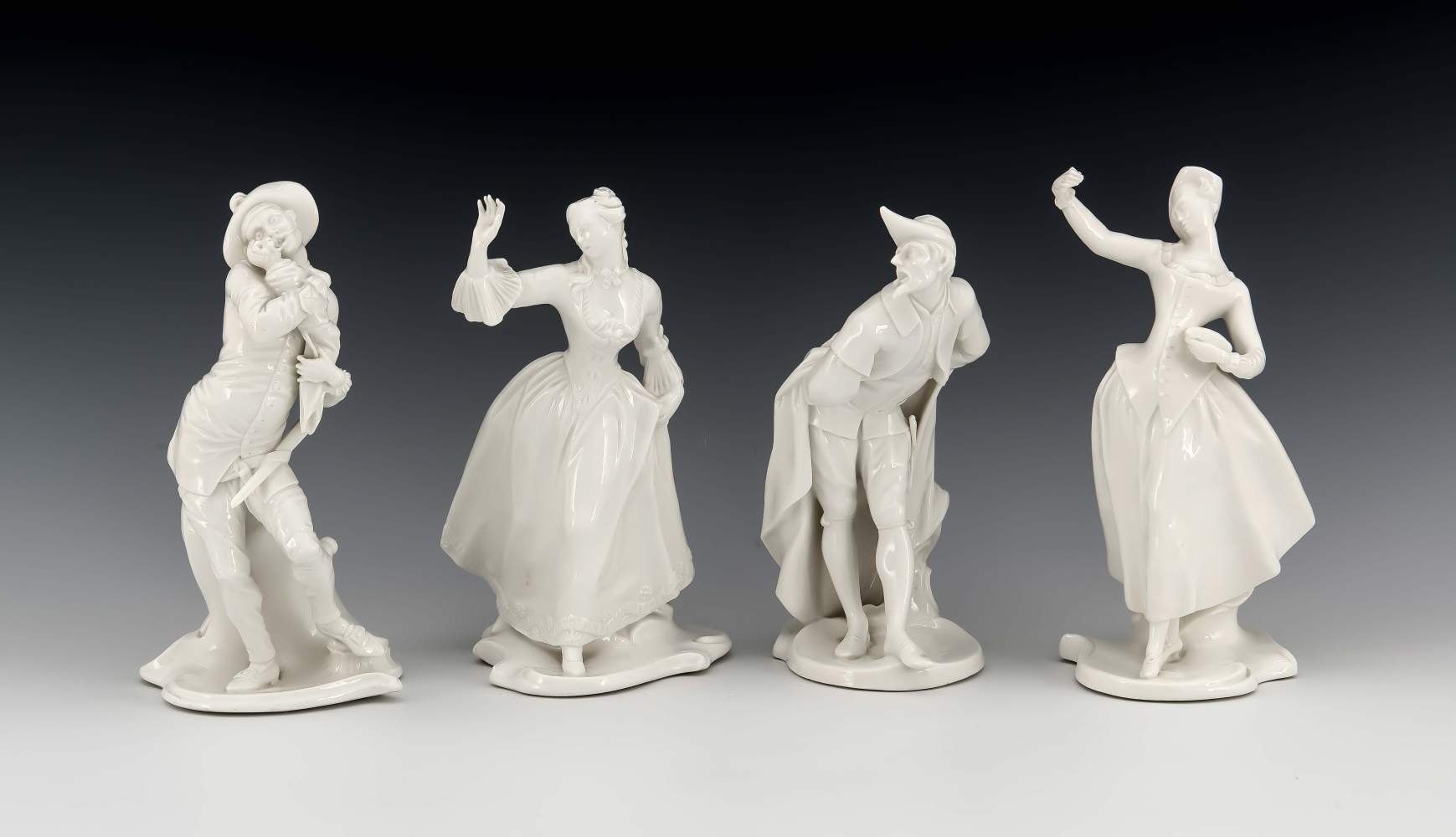 Nymphenburg Figuren. 19. Jh. Vier Figuren aus der Commedia dell`Arte (Leda, Lalage,Mezzotino,