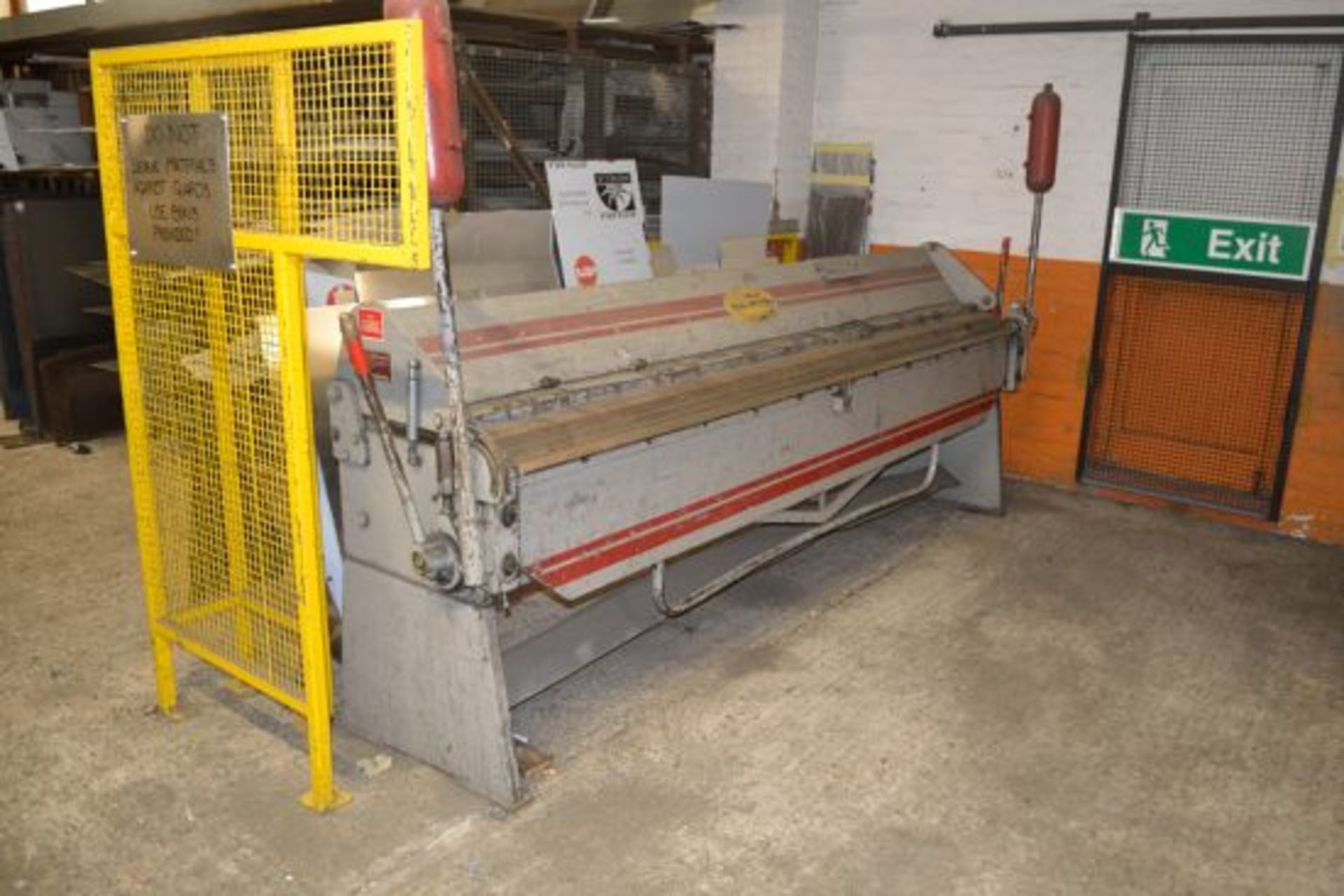 Morgan Rushworth BP120/16 manually operated box and pan folder