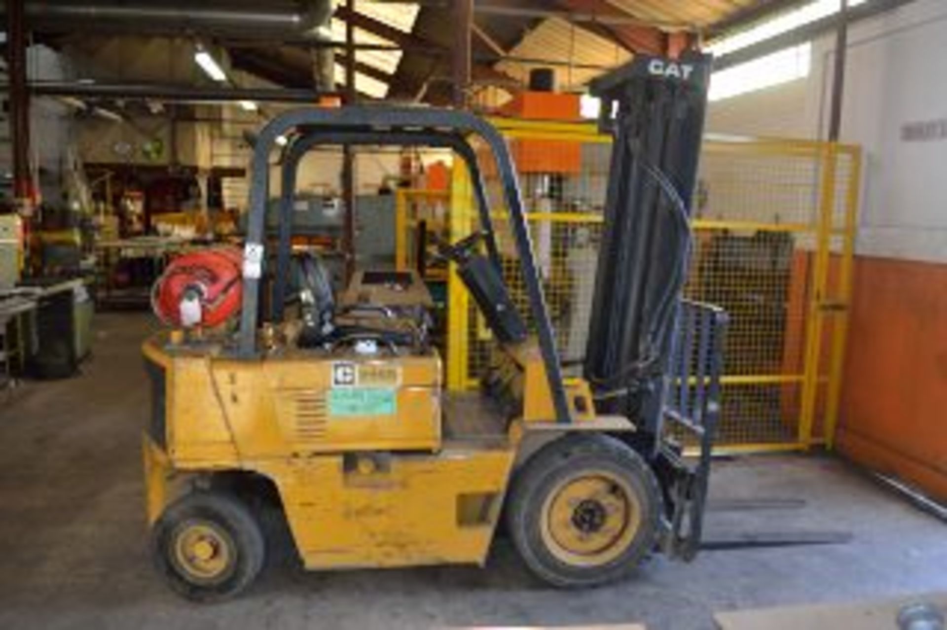 Caterpillar V40D LPG forklift truck, 2000kg capacity